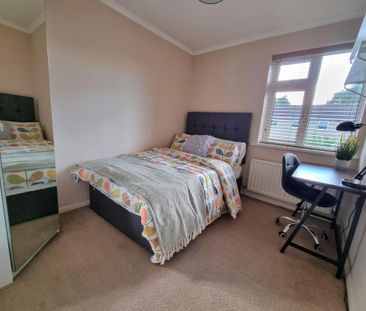 2 bedroom private hall to rent - Photo 5