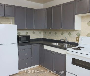 242 D'arcy Street #8 - Photo 2