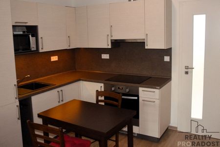 Pronájem bytu 1+kk 42 m² - Photo 2