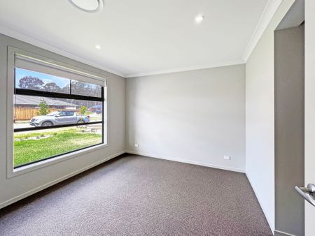 Contemporary and Modern - Photo 5