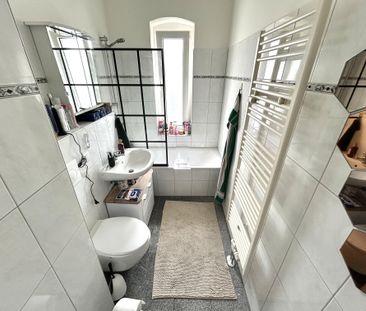 Sonnenverwöhnte 2-Zimmerwohnung inkl. Einbauküche in Stadtfeld Ost - Photo 1