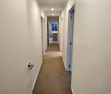 Westown, 4 bedrooms - Photo 5