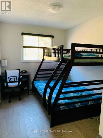 40 WHITLEY CASTLE CRESCENT W - Photo 2