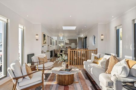 2 bedroom houseboat to rent - Photo 2