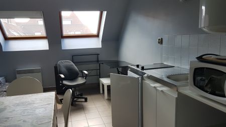 Location Appartement 21m² FAMARS 59300 - Photo 2