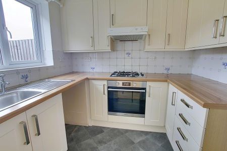 2 bedroom terraced house to rent - Photo 3