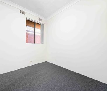 Modern Two Bedroom Apartment, Moments To The Shops, Transport And S... - Photo 1