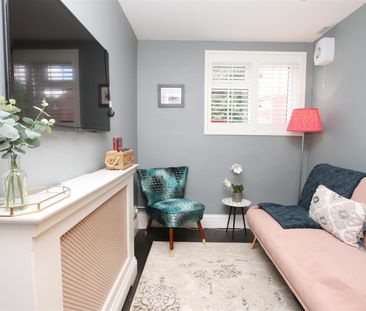 4 bedroom house - semi-detached - Photo 3