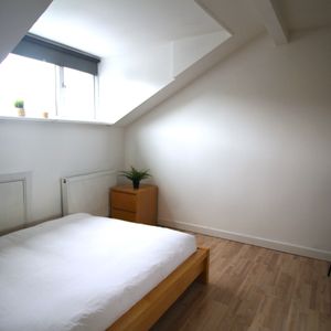 Flat 2C, 31 Kelso Road, LS2 9PR, Leeds - Photo 2