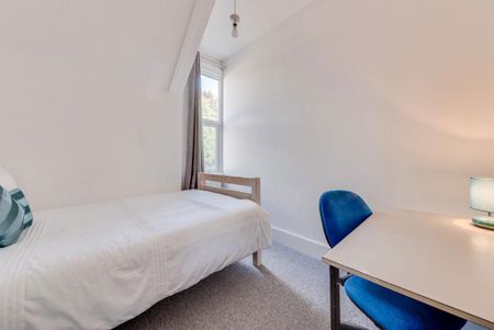 5 bedroom house to rent - Photo 2