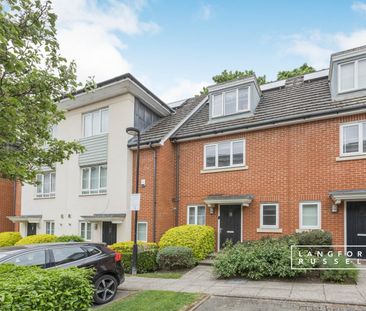 Semi-detached House to rent - Blossom Drive, Orpington, BR6 - Photo 6