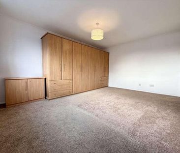 The Parade, Birchington, CT7 - Photo 3