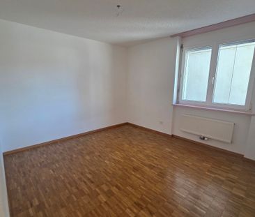 4-room apartment on the 1st floor , with elevator - Photo 3