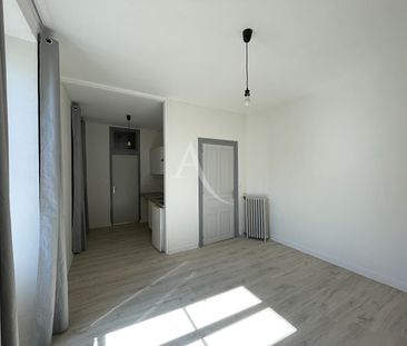 Location Appartement 1 pièce 22m² FONTENAY LE COMTE 85200 - Photo 3