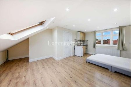 Brancaster Road, Ilford, IG2 - Photo 4