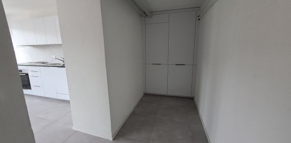 Appartement 2,5 pièces dans immeuble récemment rénové - Photo 2