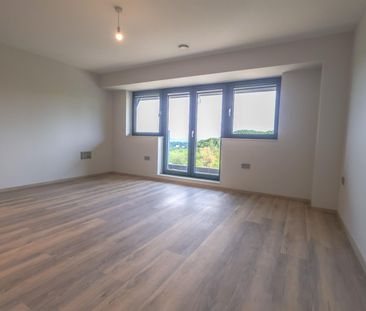 Highfield House, Headless Cross, Redditch - Photo 1