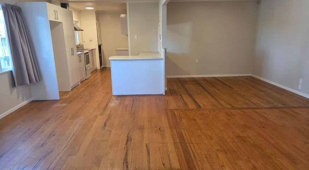 Charming 3BR Home - Photo 1