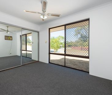 3 Hampshire Gardens, Parmelia WA 6167 - Photo 3