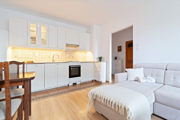 2-pokojowe mieszkanie z klasycznymi meblami | 42,5 - Photo 1