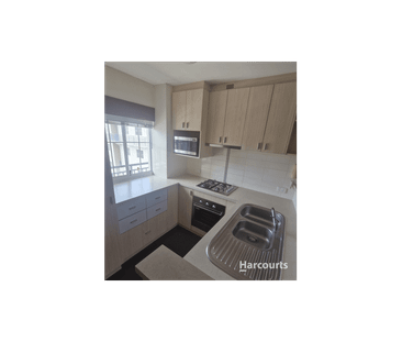 Open Living, Natural Light & Modern Design - Photo 5