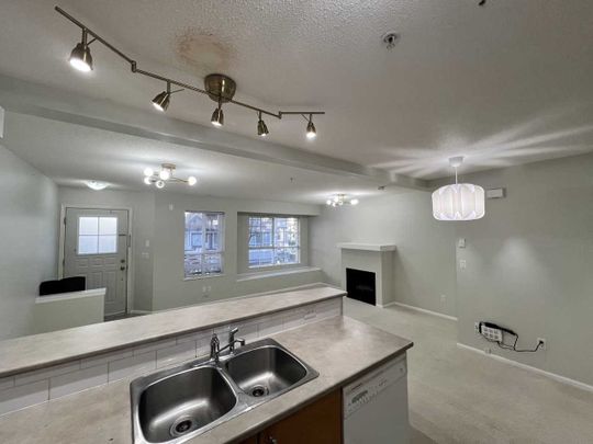 7088 17th Avenue town house — Burnaby, BC (2-Bedroom) - 2 Bedroom - Photo 1