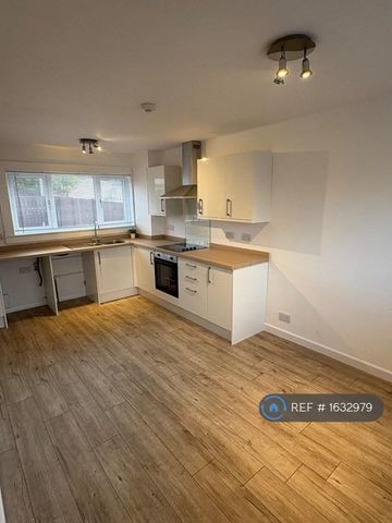 3 bedroom terraced house to rent - Photo 5