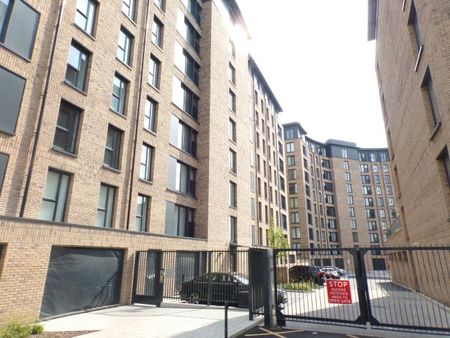 Lexington Gardens, Birmingham, B15 - Photo 2