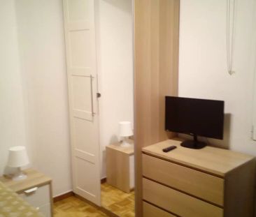 Room in a shared 5-bedroom apartment for rent in Estrella, all bills included, professionals only - Foto 6