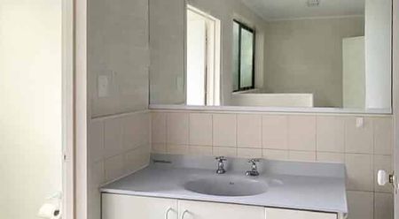 THREE BEDROOM COUNTRY LIVING - Photo 5