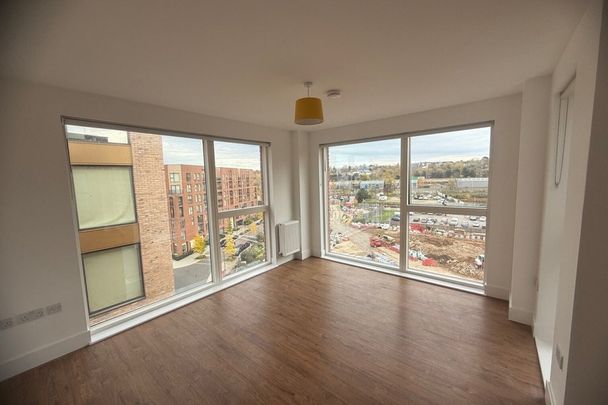 Lismore Boulevard, LONDON - Photo 1