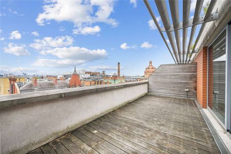 Contemporary duplex flat located opposite Harrods in the heart of Knightsbridge including two double bedrooms, south facing terrace with views across London and 24 hour concierge. - Photo 5