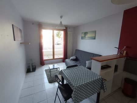 Location Appartement 2 pièces 35m² LA ROCHE SUR YON 85000 - Photo 4