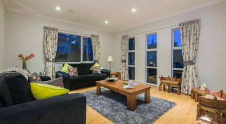 FLAT BUSH, 4 BEDROOMS - Photo 2