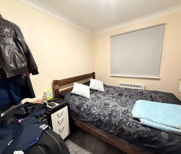 Markwell Wood, Harlow - Photo 3