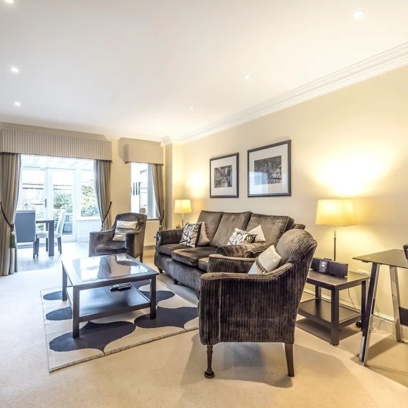 3 bedroom terraced house to rent - Photo 1