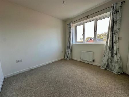 3 bedroom semi-detached house to rent - Photo 3