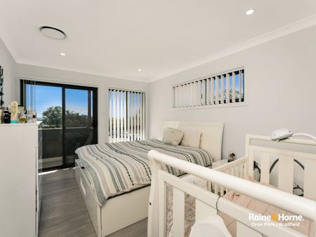 Modern Living in Minto - Photo 5