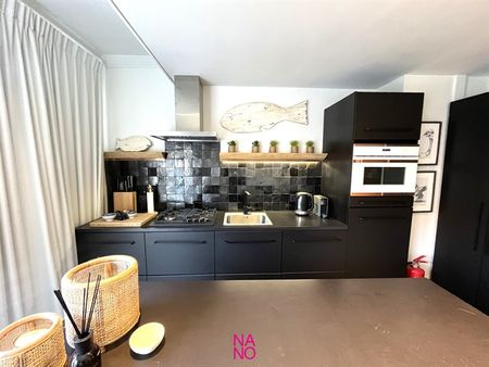 Recent gerenoveerd en lichtrijk appartement met aparte slaapkamer en een aangenaam zonneterras, centraal gelegen vlakbij het Van Bunnenplein en de Zeedijk van Knokke-Heist. - Foto 5