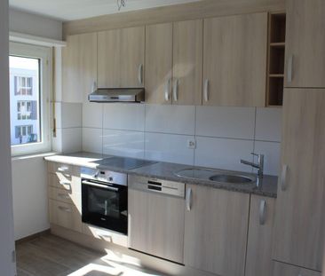 Rent a 3 rooms apartment in Courgenay - Photo 4