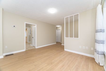 For Lease - 983 Cleta Street, Burlington, Ontario - Photo 2