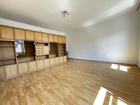 PROVISIONSFREI – Großzügige 2 Zimmer Wohnung mit extra Küche in unmittelbarer Nähe zur AVL - Foto 1