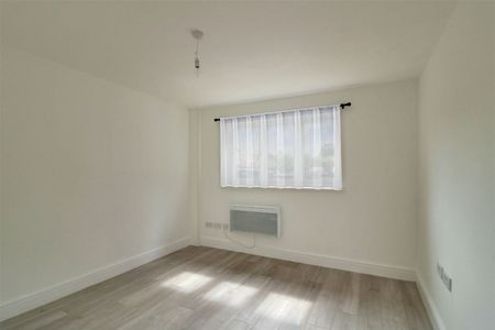 Ground Lane, Hatfield, AL10 - Photo 3