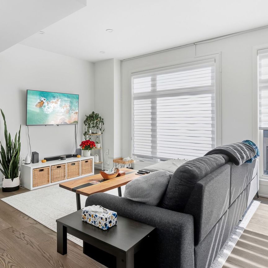 For Lease - 325 Foliage Private, Parkway Park - Queensway Terrace S and Area, Ontario - Photo 1