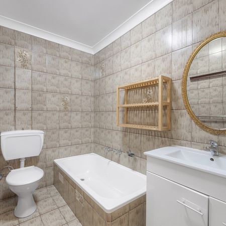 2 bedroom apartment - 25% below market rent - Photo 4