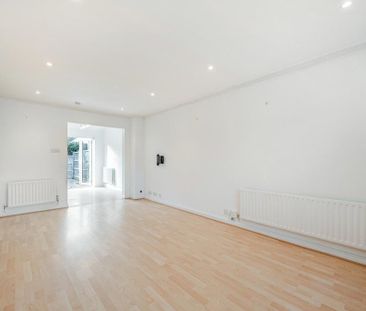 3 bedroom terraced house to rent - Photo 1
