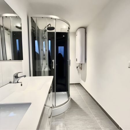 Location Appartement 1 pièce 31m² ROUBAIX 59100 - Photo 3