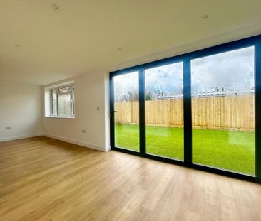 4 bedroom detached bungalow to rent - Photo 2