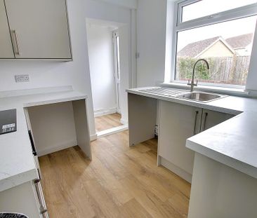 3 bedroom end of terrace house to rent - Photo 4