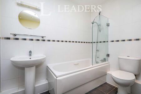 2 bedroom apartment to rent Charterhouse Area, Godalming - Photo 2